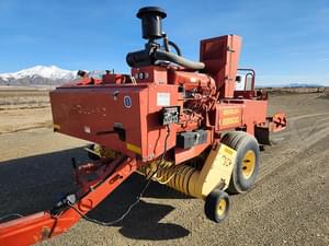 2005 New Holland BB900 Image