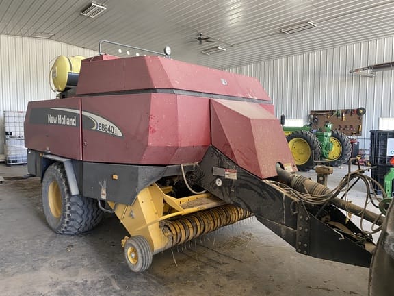 2005 New Holland BB940A Image