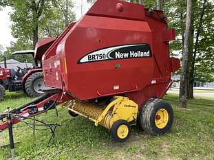 2005 New Holland BR750 Equipment Image0