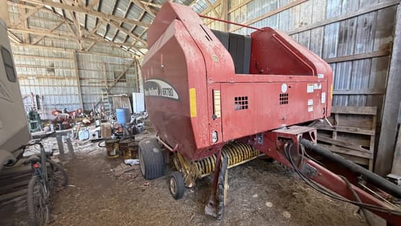 Image of New Holland BR780 Primary image