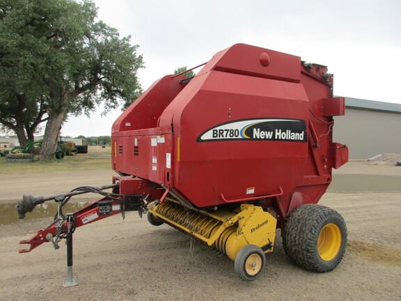 Main image New Holland BR780