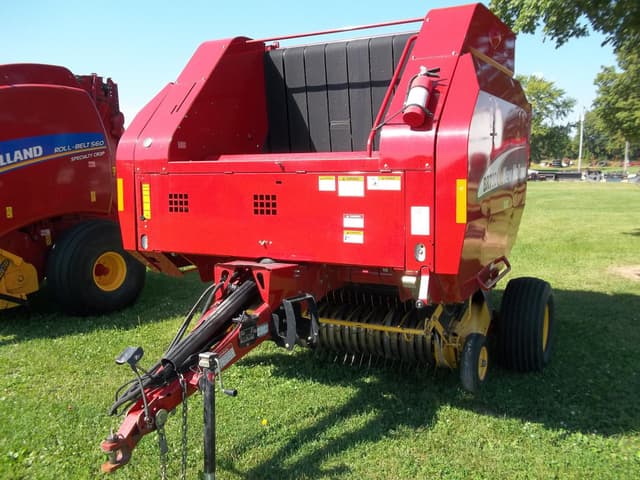 Image of New Holland BR780 equipment image 1