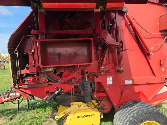 Image of New Holland BR780A equipment image 1