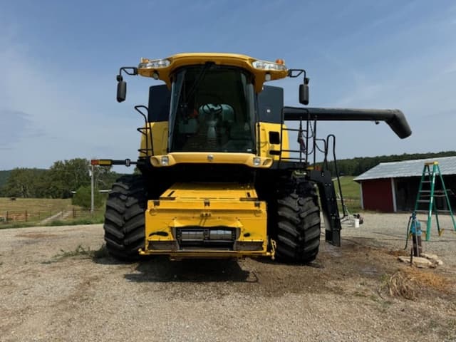 Image of New Holland CR940 equipment image 1