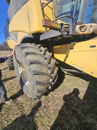 2005 New Holland CR960 Equipment Image0