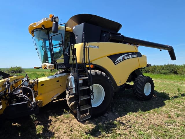 Image of New Holland CR960 equipment image 3