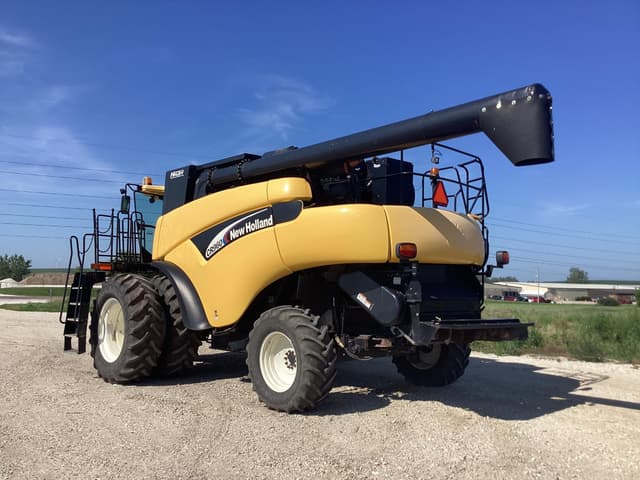 Image of New Holland CR960 equipment image 3
