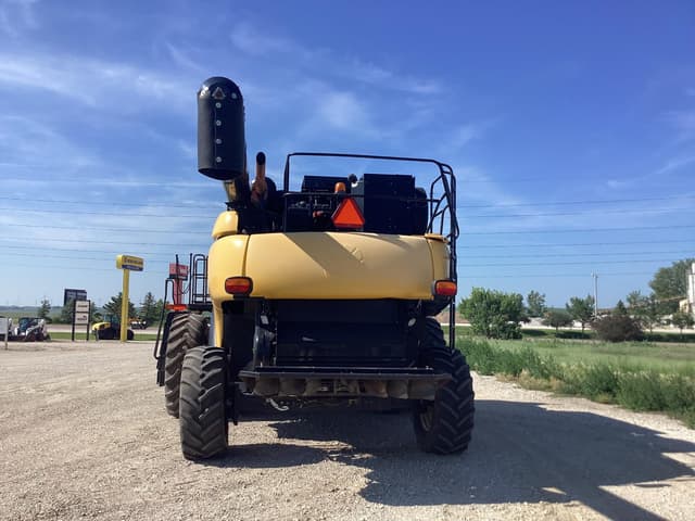 Image of New Holland CR960 equipment image 2