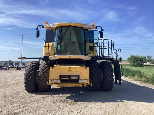 Image of New Holland CR960 equipment image 4