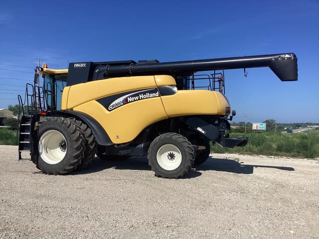 Image of New Holland CR960 equipment image 1