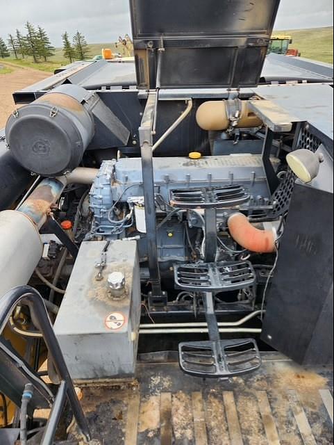 Image of New Holland CR970 equipment image 4