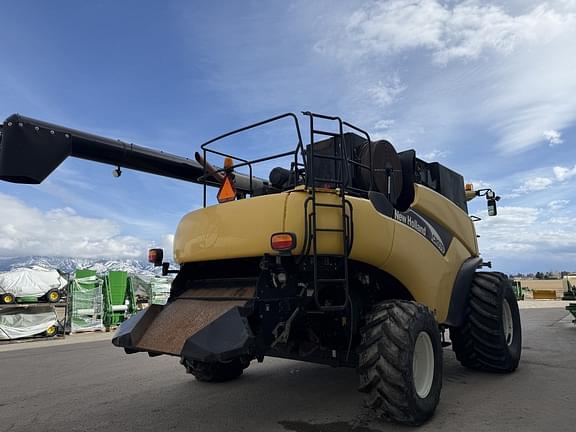 Image of New Holland CR970 equipment image 4