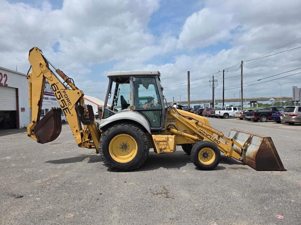 2005 Ford 655E Equipment Image0