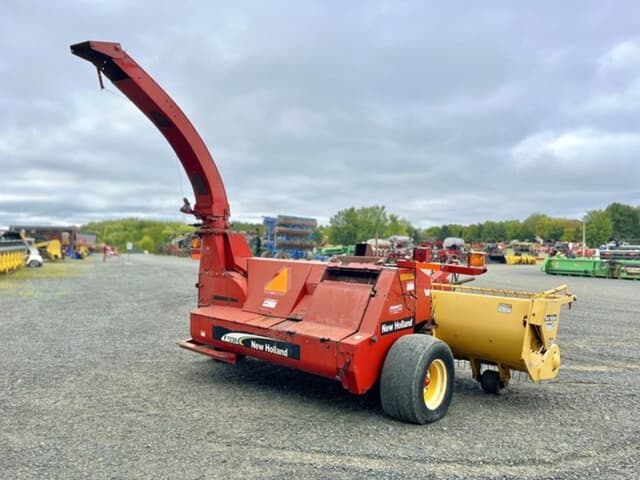 Image of New Holland FP230 equipment image 4