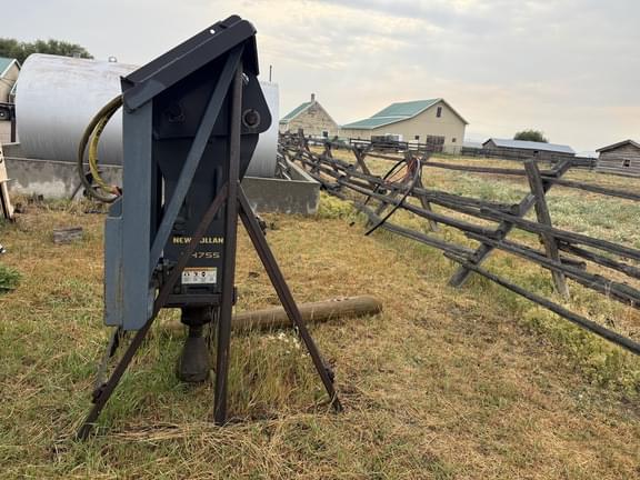 Image of New Holland L185 equipment image 4