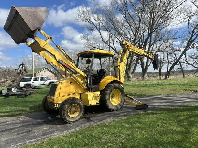 Image of New Holland LB110 equipment image 2