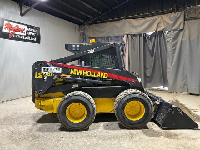 Image of New Holland LS190B equipment image 3