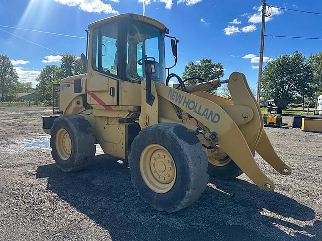 Image of New Holland LW110 equipment image 3