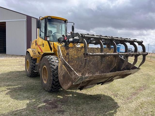 Image of New Holland LW130 equipment image 3