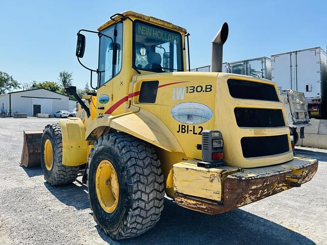 Image of New Holland LW130.B equipment image 2