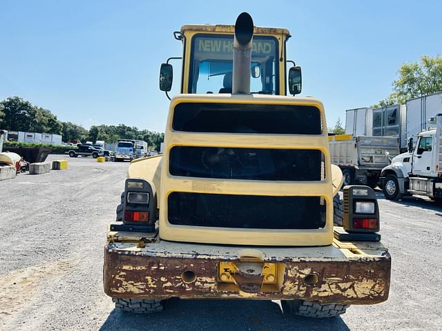 Image of New Holland LW130.B equipment image 3