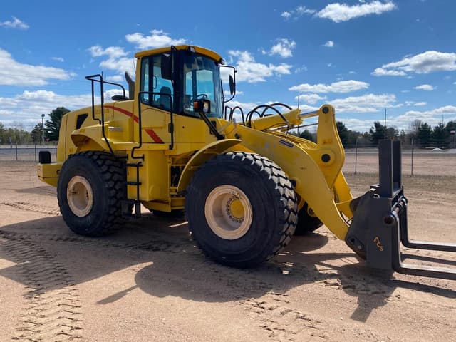 Image of New Holland LW230.B equipment image 4