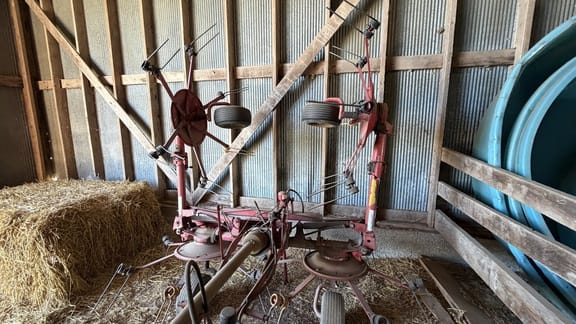 2005 New Holland NH163H Equipment Image0