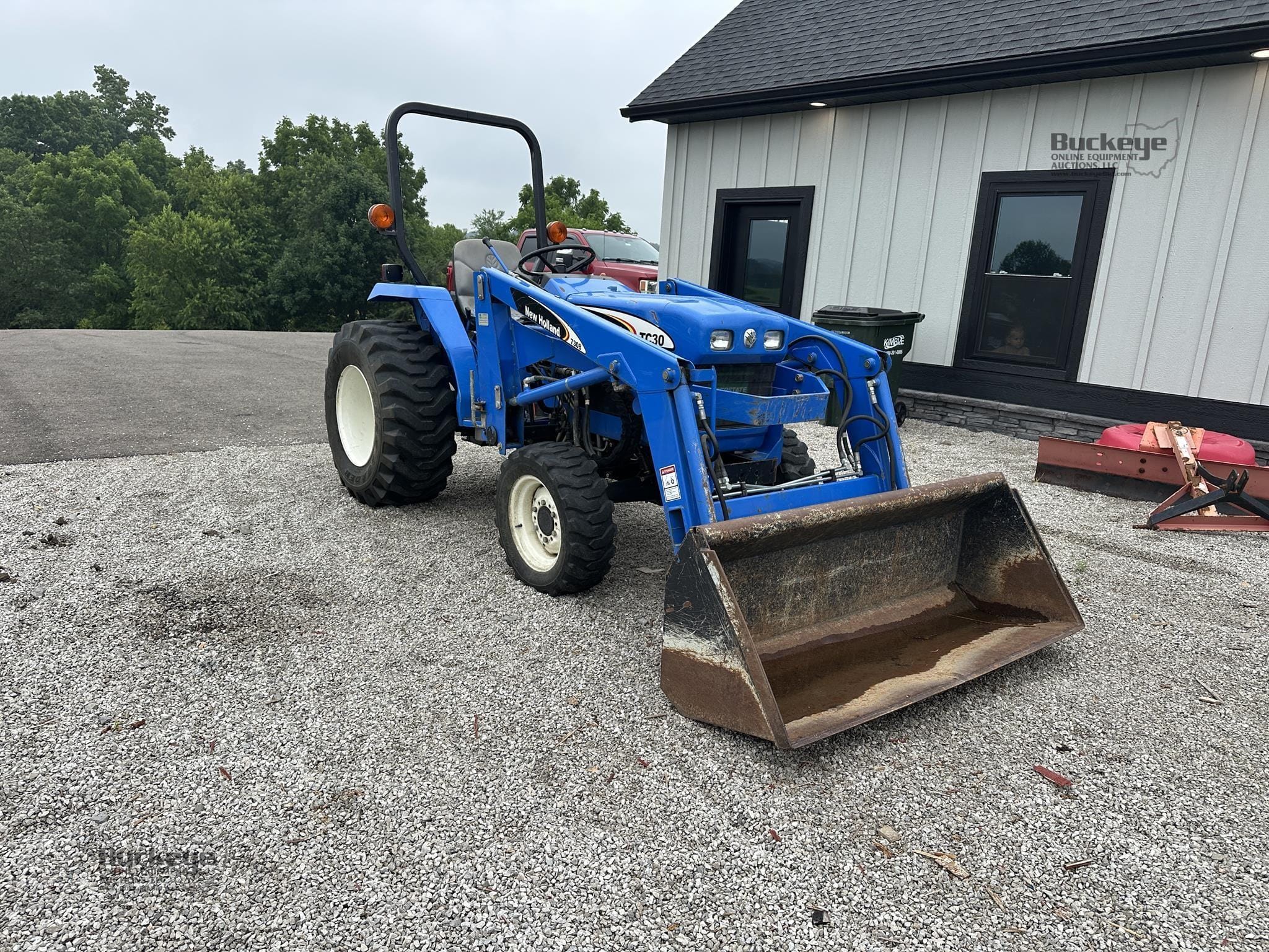 2005 New Holland TC30 Equipment Image0