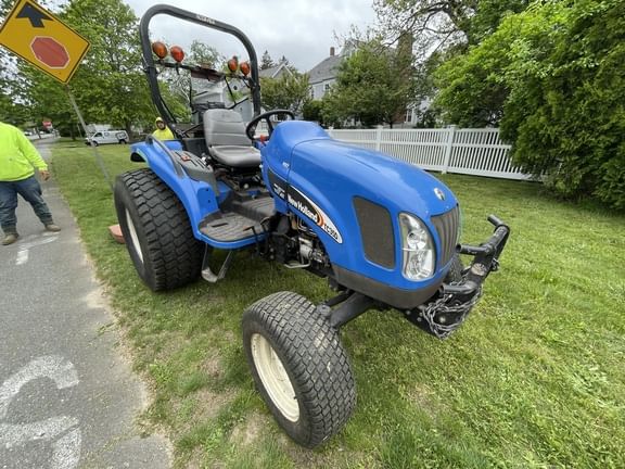 2005 New Holland TC35DA Equipment Image0