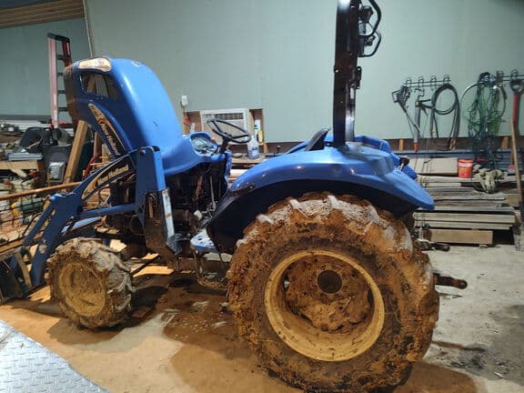 Image of New Holland TC40A equipment image 2