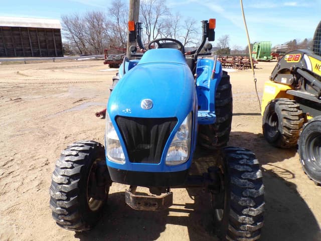 Image of New Holland TC45DA equipment image 2