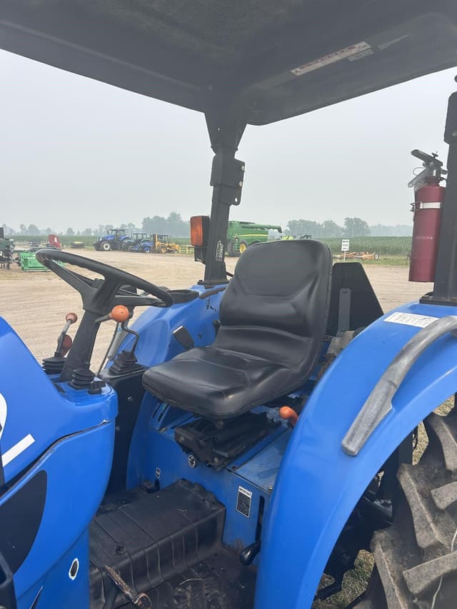 Image of New Holland TC48DA equipment image 2