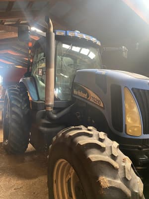 2005 New Holland TG210 Image