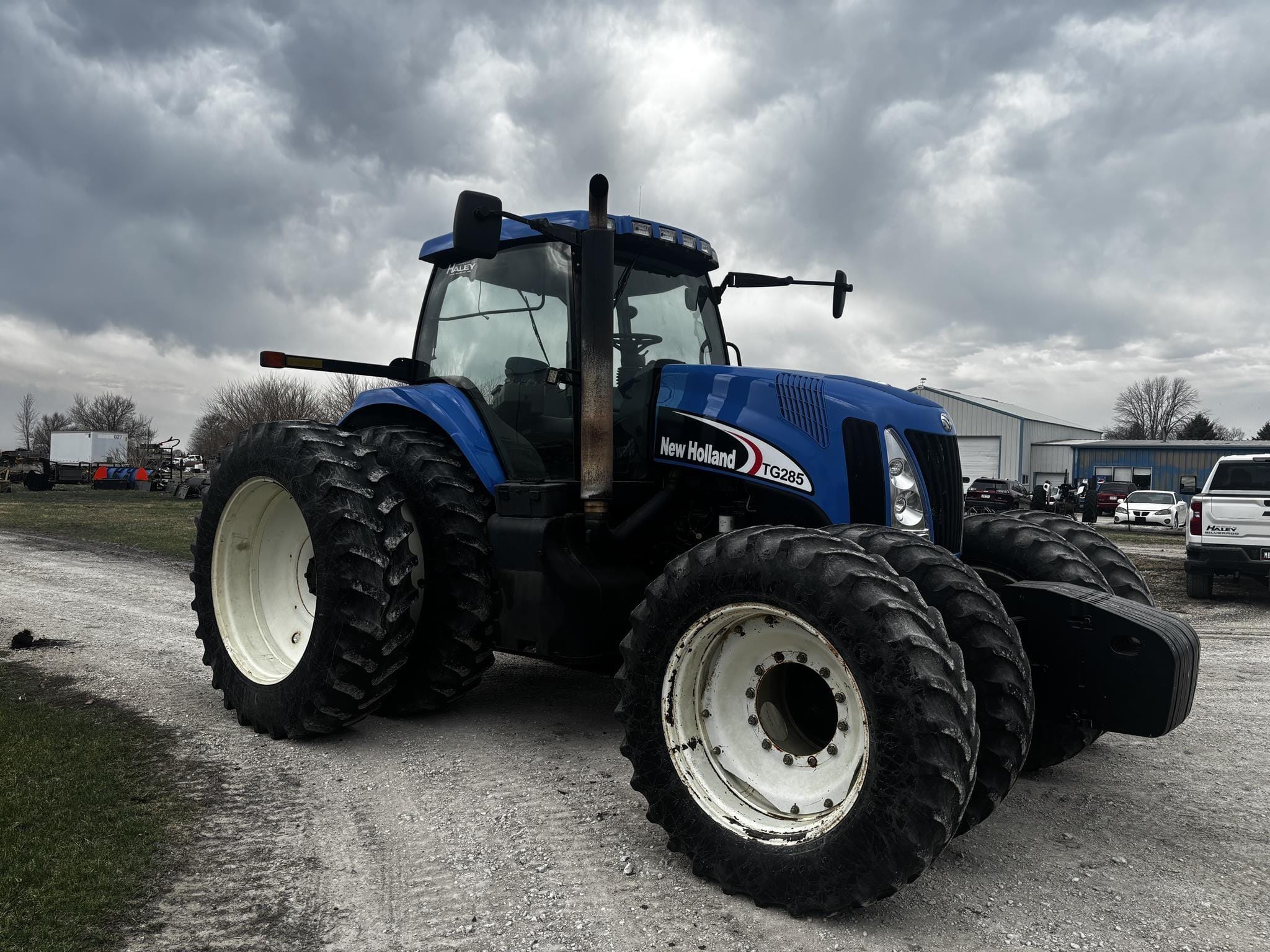 2005 New Holland TG285 Equipment Image0