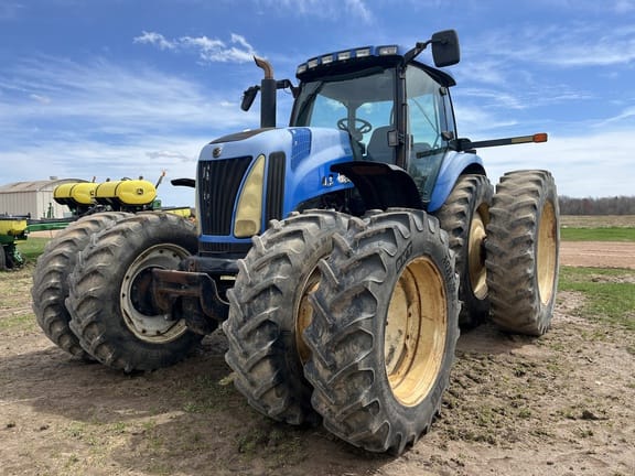 2005 New Holland TG285 Equipment Image0