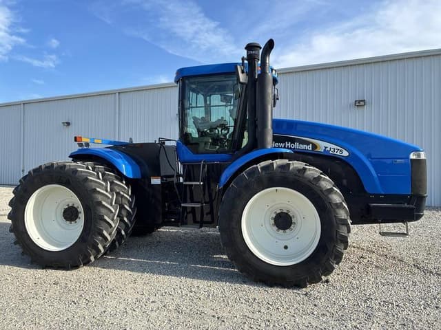 Image of New Holland TJ375 equipment image 2
