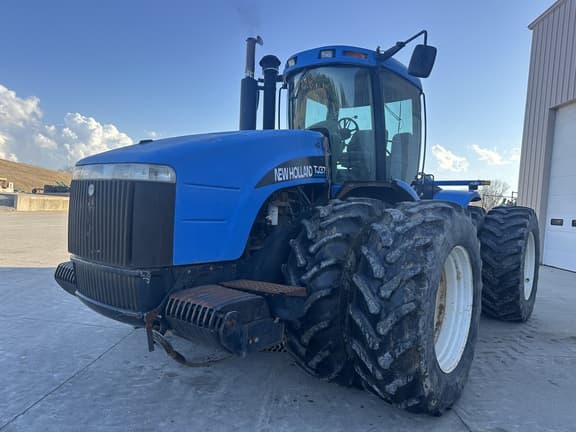 Image of New Holland TJ375 equipment image 2