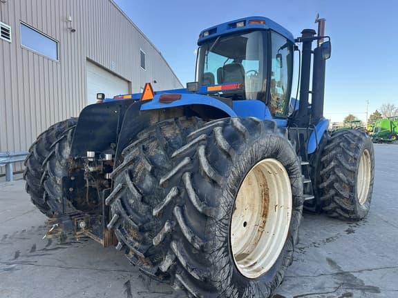 Image of New Holland TJ375 equipment image 4