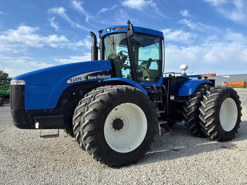2005 New Holland TJ375 Equipment Image0