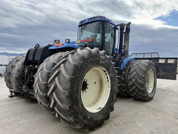 Image of New Holland TJ375 equipment image 4