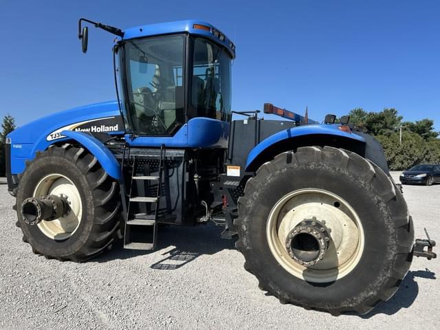 Image of New Holland TJ375 equipment image 4