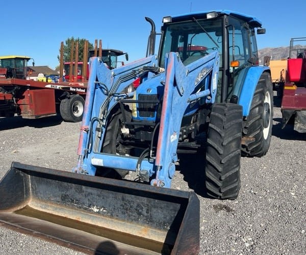 2005 New Holland TL100 Equipment Image0