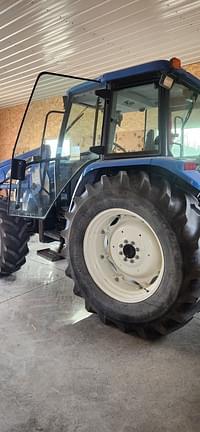 Image of New Holland TL100A equipment image 3