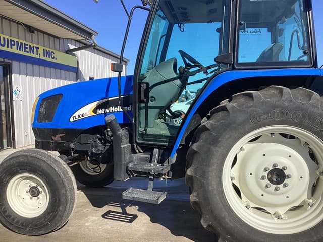 Image of New Holland TL100A equipment image 1