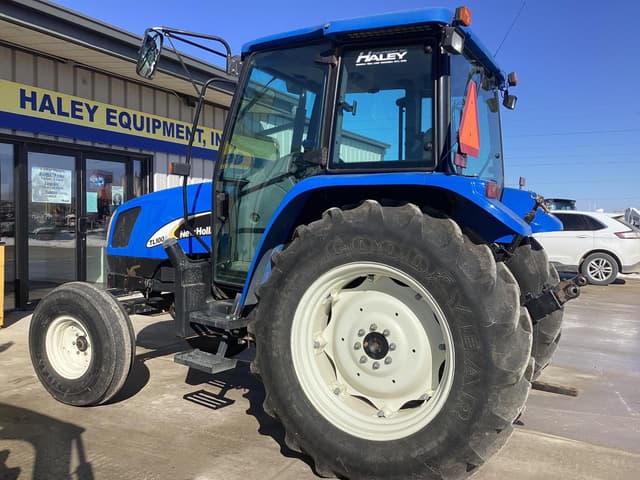 Image of New Holland TL100A equipment image 2