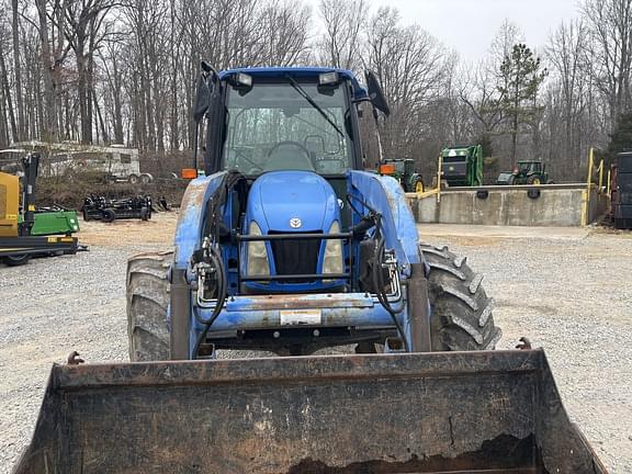 Image of New Holland TL100A equipment image 4