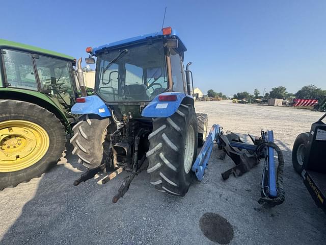Image of New Holland TL100A equipment image 4