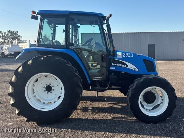 Image of New Holland TL100A equipment image 3