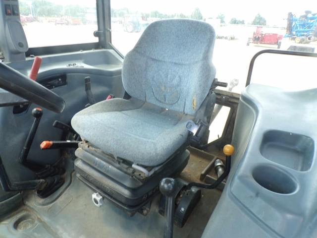 Image of New Holland TL90A equipment image 4