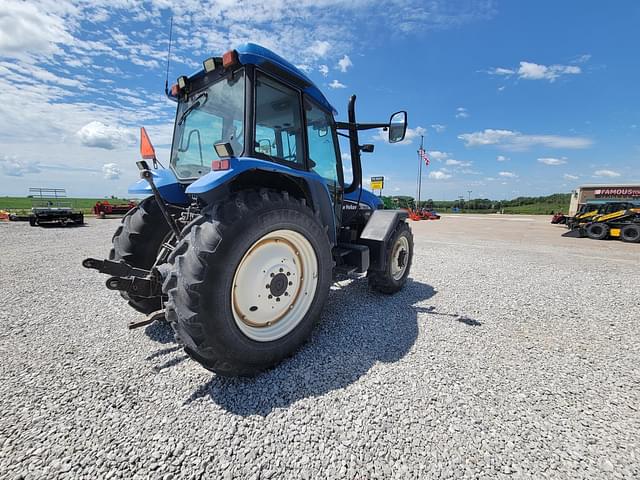 Image of New Holland TM140 equipment image 4
